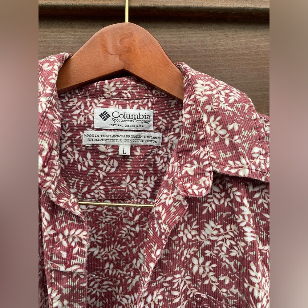 Columbia button up size large (women’s) great condition - Picture 2 of 2